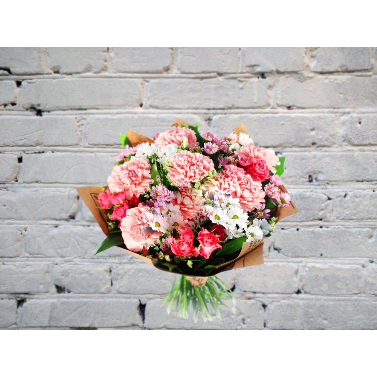 Букет из Розовых Гвоздик и Сантини
