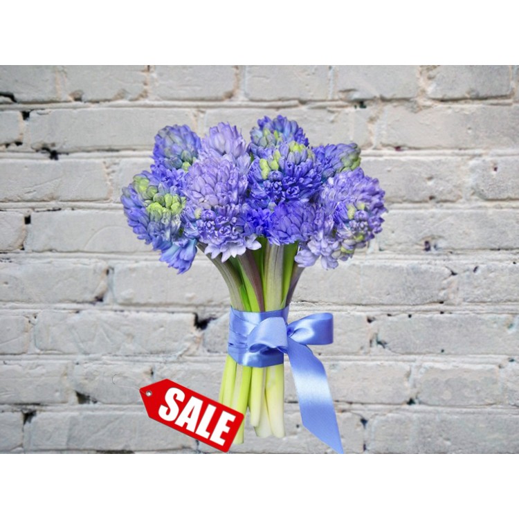 Букет Ароматных Гиацинтов в Атласной ленте
