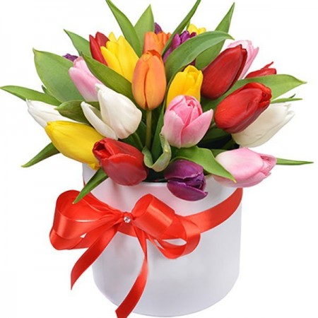 Купить тюльпаны в шляпной коробке с доставкой по СПб