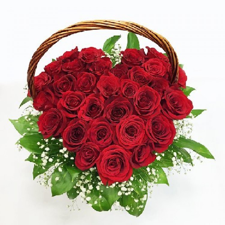 Sale heart of red roses in the basket. delivery flowers spb Sale heart of red roses in the basket. delivery flowers spb
