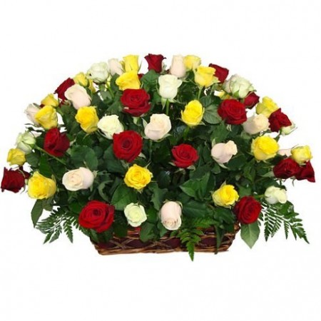 Купить корзину 101 роза микс с доставкой в Санкт-Петербурге