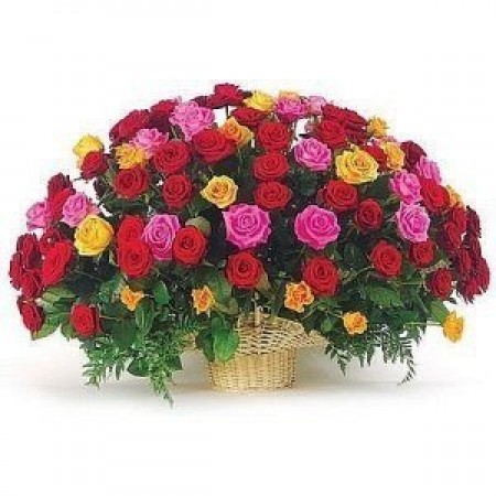 Купить корзину 101 роза микс с доставкой в Санкт-Петербурге