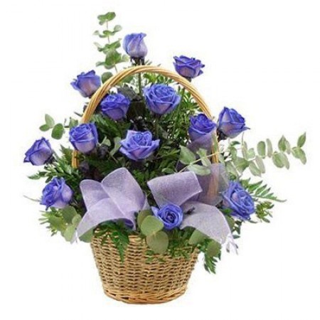 Заказать корзину синих роз с доставкой в СПб