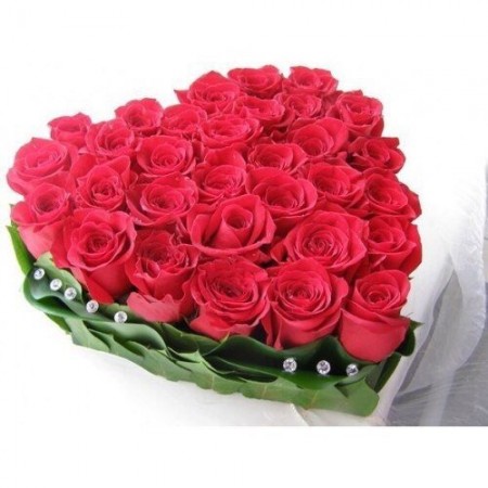 Купить сердце из красных роз с доставкой по СПб