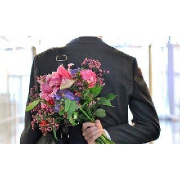 Составление цветочных композиций для девушки-коллеги Составление цветочных композиций для девушки-коллеги