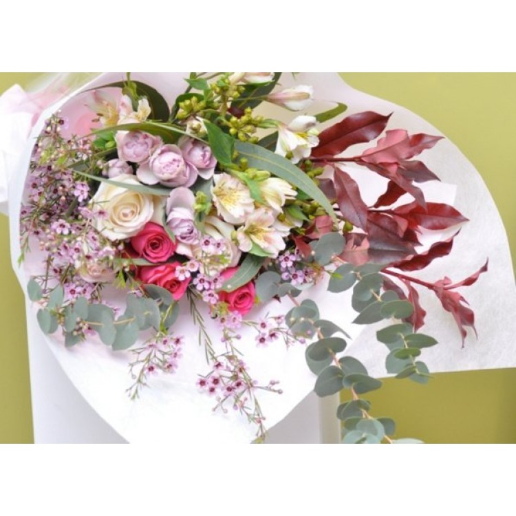 Составление праздничных букетов к помолвке Составление праздничных букетов к помолвке