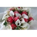 Белые каллы или красные розы в подарок